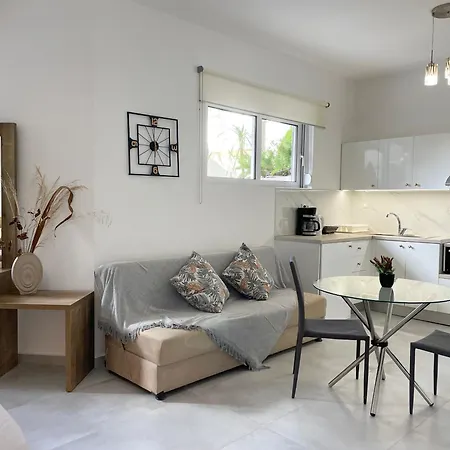 Апартаменты Sunset Loft & *